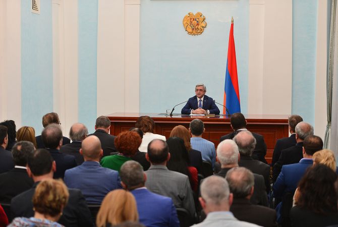 Президент Армении Серж Саргсян принял участников 8-ой Всеармянской конференции 
журналистов
