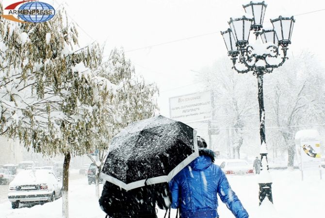 В областях Армении идет снег