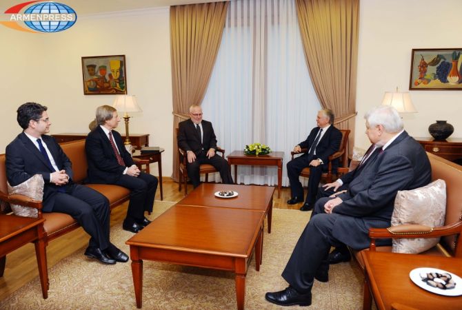 Edward Nalbandian holds meeting with OSCE Minsk Group co-chairs 