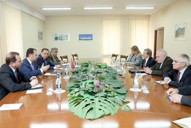 Министр обороны Армении Виген Саргсян принял сопредседателей Минской группы ОБСЕ
