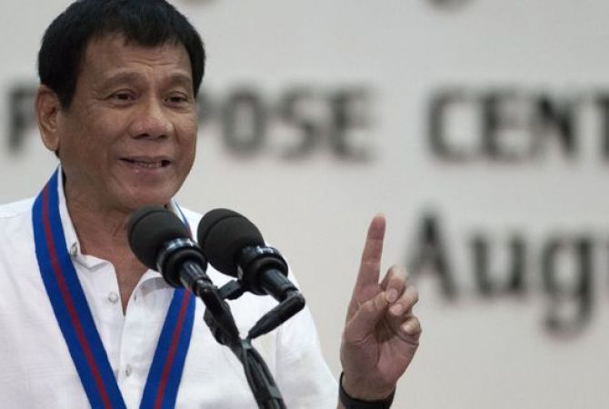 Президент Филиппин "пообещал Богу больше не сквернословить"