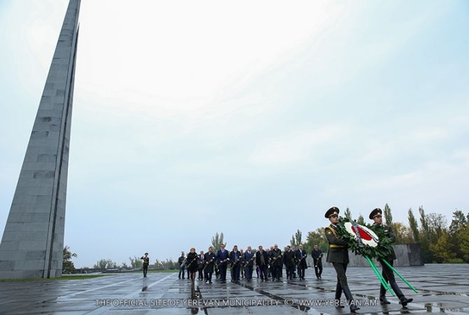 Прибывшая из Москвы делегация высокого уровня посетила Мемориал “Цицернакаберд”