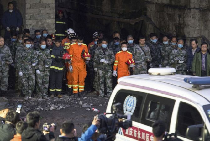 На месте взрыва на шахте в Китае найдены тела 33 горняков