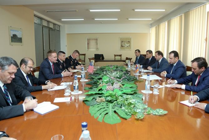 Министр обороны Армении принял заместителя помощника министра обороны США