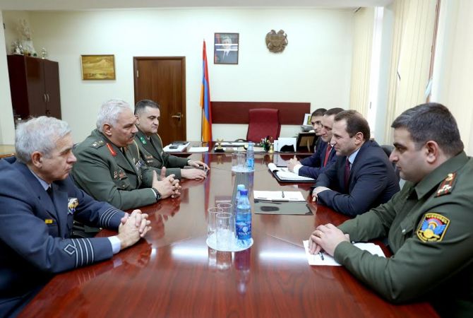 Армения и Греция подписали программу военного сотрудничества на 2017 год