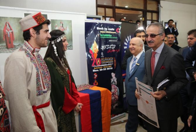 الكرد مع الإعتراف بالإبادة الجماعية الأرمنية 
-مهرجان مخصص للعلاقات الأرمنية-الكردية في  السليمانية،كردستان العراق، صور-  