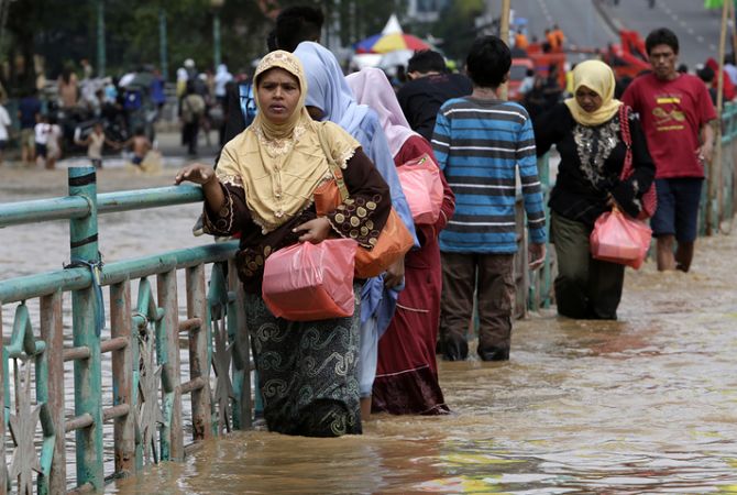 Over 100,000 evacuated in Indonesia amid heavy floods