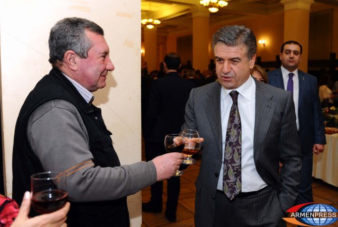 
Премьер-министр Армении пожелал журналистам вернуться на работу после праздника с 
верой в будущее и оптимизмом
