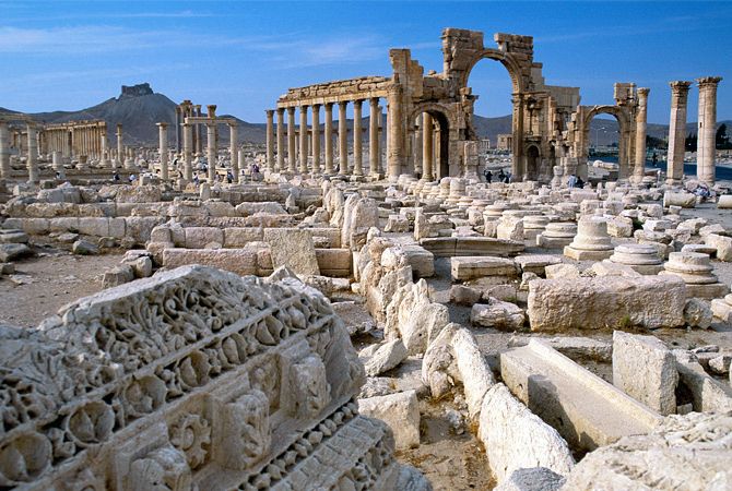 Боевики ИГ уничтожили несколько памятников на территории Пальмиры
