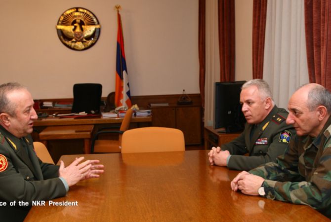 رئيس آرتساخ باكو ساهاكيان يلتقي برئيس هيئة الأركان العامة للقوات المسلحة لجمهورية أرمينيا 
موفسيس هاكوبيان