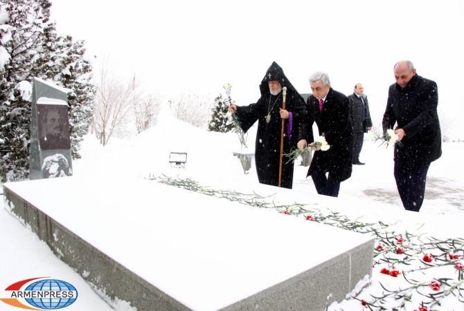 Top officials of Armenia and NKR pay tribute to fallen soldiers in Yerablur Pantheon