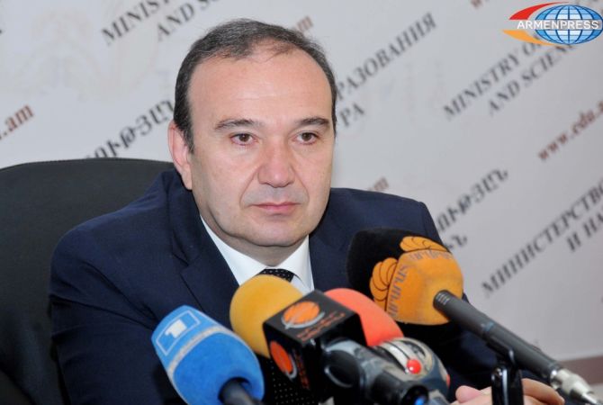 Министр образования и науки Армении Левон Мкртчян считает целесообразной 
деятельность Матенадарана в качестве отдельной независимой единицы