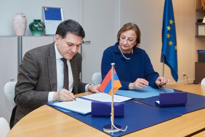 Армения  присоединилась к  16-му дополнительному  протоколу конвенции СЕ “О защите 
прав и основных свобод человека”