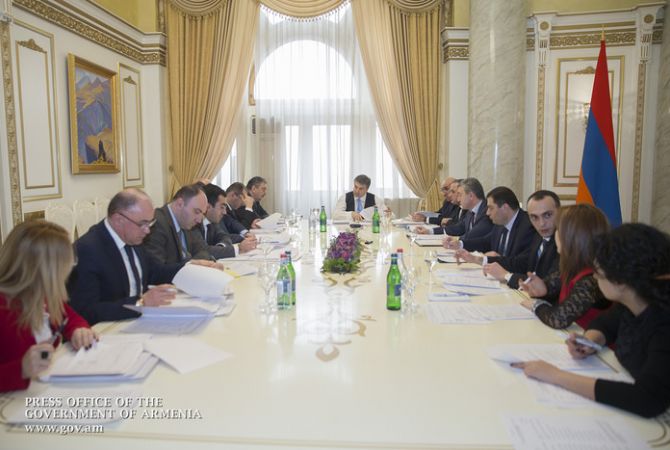 В правительстве Армении обсуждены программы, представленные из Сюникской и 
Лорийской областей