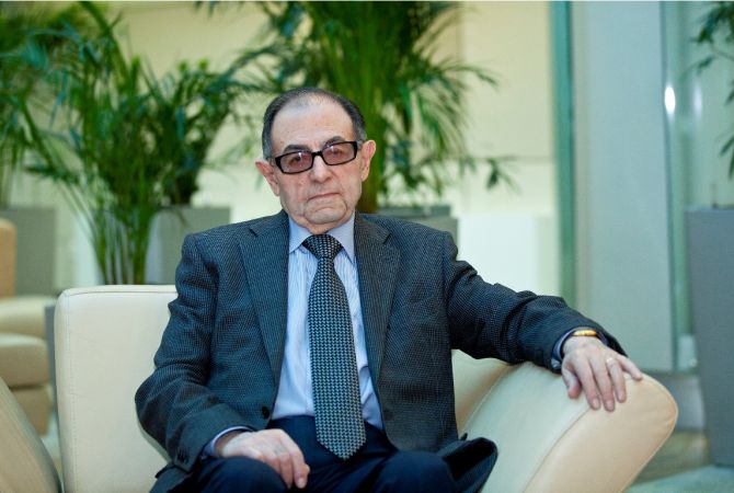 В возрасте 84 лет скончался первый председатель Центробанка Армении Исаак Исаакян 