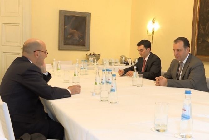 Виген Саркисян в Мюнхене обсудил вопросы образовательных программ в  оборонной  
сфере