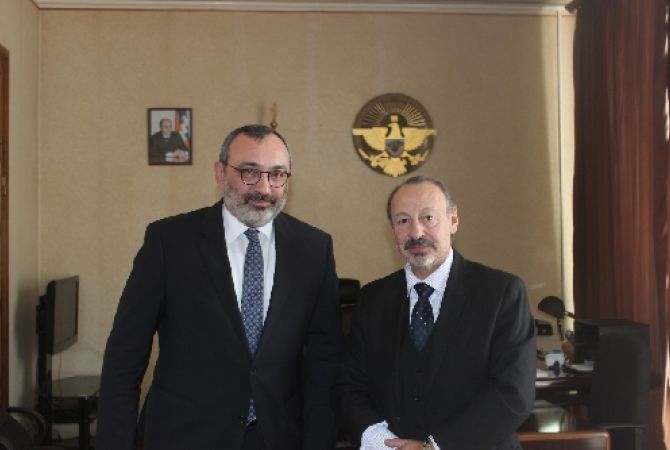 NKR Foreign Minister discusses activities of “The Nagorno Karabakh Forum” in Uruguay with 
former senator