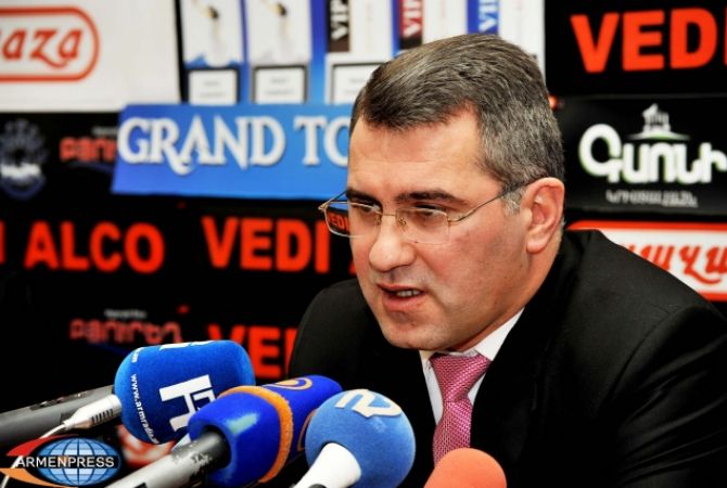 Արմեն Մարտիրոսյանը հարգում է Զարուհի Փոստանջյանի՝ «Ժառանգություն» 
կուսակցությունը լքելու որոշումը