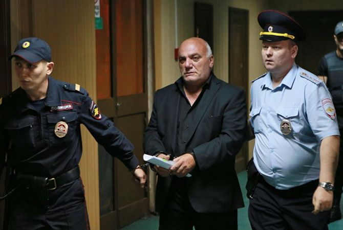 Захватившему летом 2016 года банк в Москве бизнесмену продлили арест