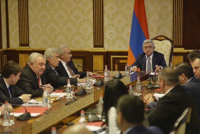 Президент Республики Армения, председатель Совета национальной безопасности Серж 
Саргсян созвал заседание СНБ