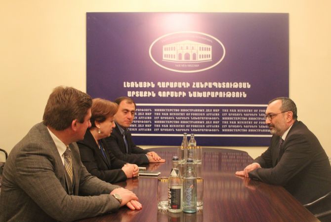 Министр иностранных дел НКР принял международных наблюдателей из Республики 
Абхазия