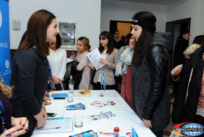 В Армении в течение года 3714 молодых безработных получили работу