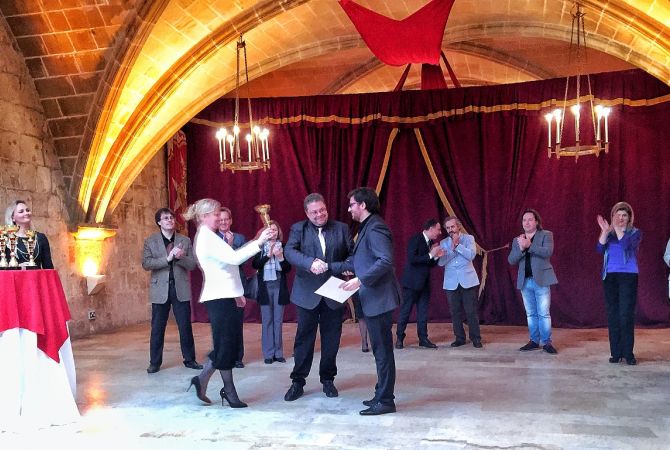 Դաշնակահարների միջազգային մրցույթում Արմեն-Լևոն Մանասերյանը արժանացել է 
Առաջին մրցանակի և Գավաթի