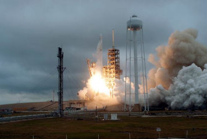 SpaceX-ն զբոսաշրջիկներ Է ուղարկելու դեպի Լուսին 