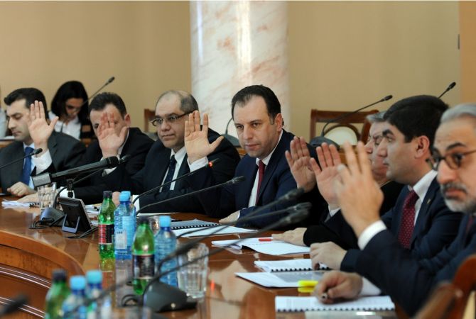 Министр обороны Армении Виген Саркисян был избран председателем совета 
попечителей фонда «Страхование военнослужащих»
