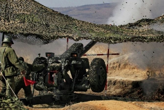 القاعدة العسكرية الروسية بأرمينيا هي استجابة جدية للتهديدات المحتملة من قبل تركيا في المنطقة
-وزير الدفاع فيكين سركيسيان-
