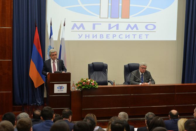  Одно из приоритетных мест во внешней политике Армении отводится 
последовательному углублению союзнического взаимодействия с РФ: президент 
