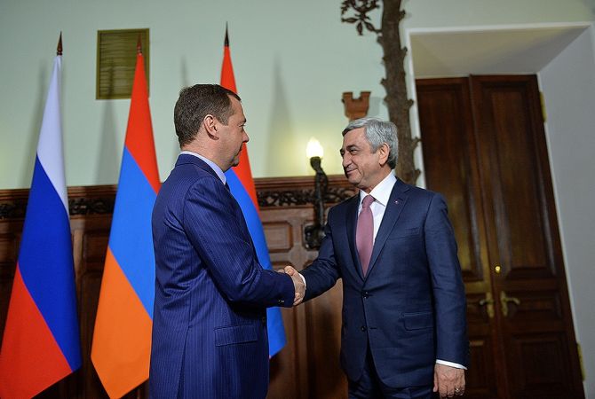  Նախագահ Սերժ Սարգսյանը հանդիպում է ունեցել ՌԴ կառավարության նախագահ 
Դմիտրի Մեդվեդևի հետ