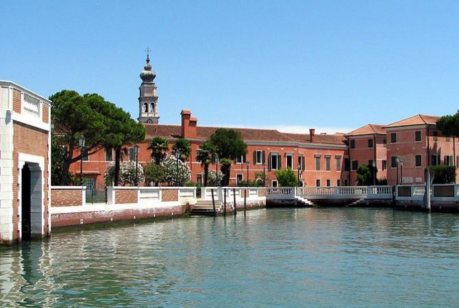 Армянский остров в Венеции: Euronews рассказал об аббатстве Мхитарян
