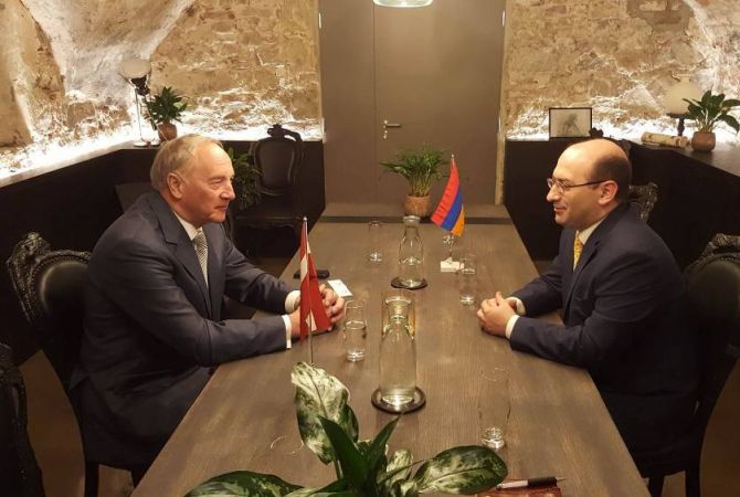 Посол Мкртчян провел ряд встреч в Латвии