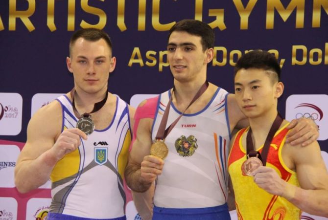 عضو منتخب جمباز أرمينيا أرتور توفاسيان يتوج بالميدالية الذهبية بفئة الحلقات في بطولة العالم