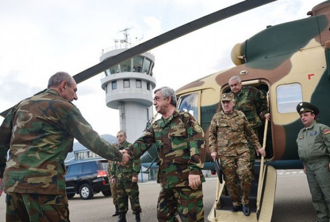 رئيس أرمينيا والقائد العام للجيش والقوات المسلحة الأرمينية سيرج سركيسيان يصل إلى جمهورية آرتساخ