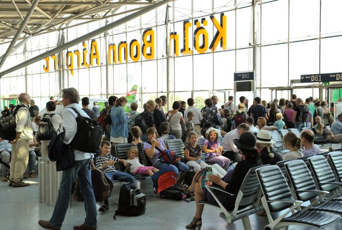 В аэропорту Кёльна началась эвакуация из-за подозрительного предмета