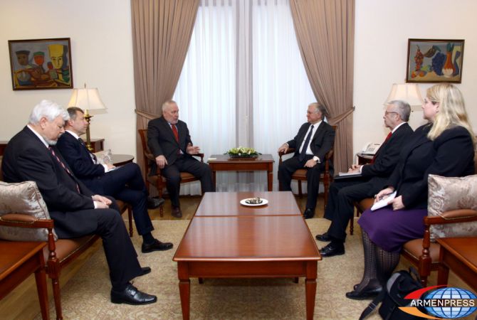 FM Nalbandian holds meeting with OSCE Minsk Group Co-Chairs
