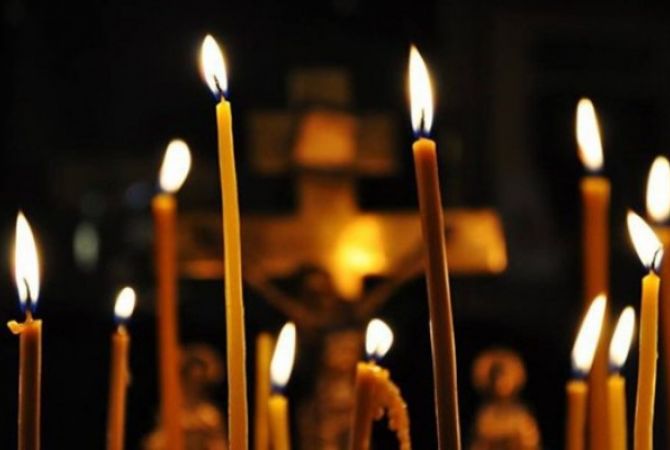  В армянских церквях происходит зажжение  пасхального огня 