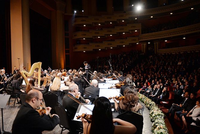 Համահայկական նվագախմբի առաջին համերգը Երևանում նվիրվեց  Ցեղասպանության 
զոհերի հիշատակին