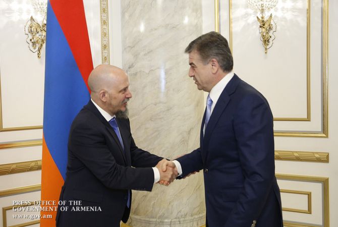 Премьер-министр Армении Карен Карапетян обсудил с послом Аргентины вопросы расширения экономических связей