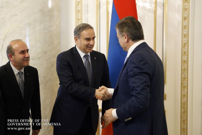 Премьер-министр Армении принял делегацию, возглавляемую Государственным 
министром Ливана по вопросам планирования бизнеса