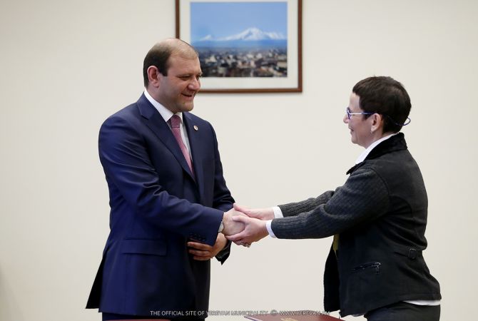 Мэр Еревана и генеральный директор образовательного фонда «Симонян» подписали 
меморандум о сотрудничестве