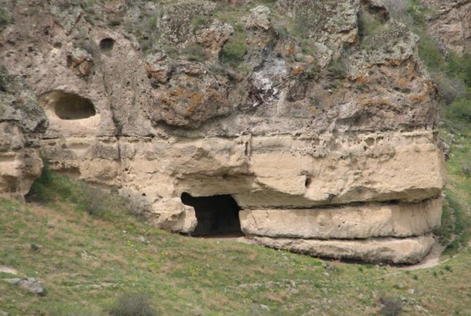 В долине  Хакари обнаружена скальная церковь Отшельника Камышового ущелья