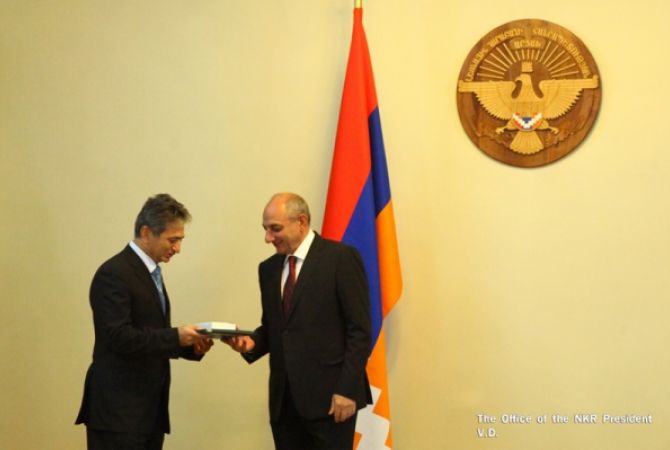 Президент НКР провел встречу с группой представителей банковской и 
предпринимательской сфер Армении