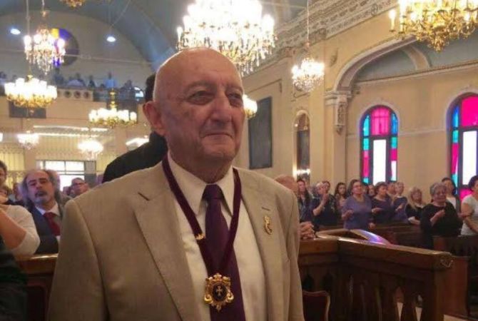 Hovhannes Chekijyan bestowed Malachia Ormanian Gold Medal in Istanbul