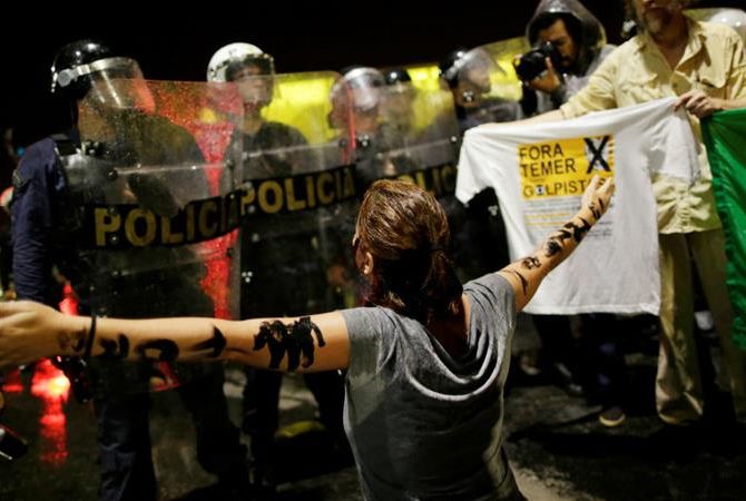По всей Бразилии прошли демонстрации против президента Темера