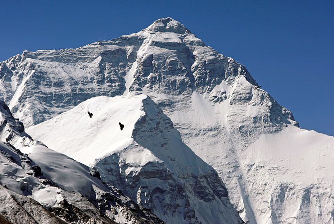 Three climbers die trying to reach Everest summit 