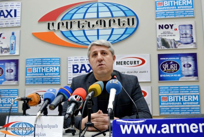 Иранист считает переизбрание Рохани выгодным для Армении