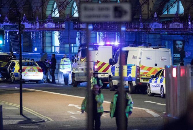 В сети появились видеозаписи паники на стадионе в Манчестере после взрыва